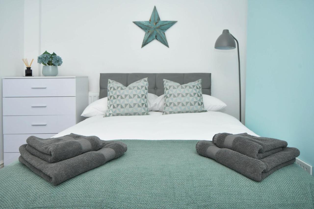 Stoke-on-Trent Find A Spacious And Stylish Escape In The City Centre At Sturgess House, Perfect For Longer Stays! מראה חיצוני תמונה