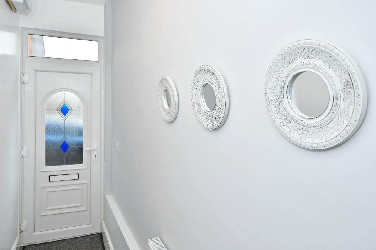 Stoke-on-Trent Find A Spacious And Stylish Escape In The City Centre At Sturgess House, Perfect For Longer Stays! מראה חיצוני תמונה