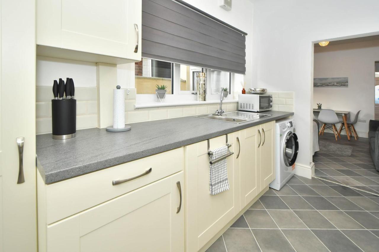 Stoke-on-Trent Find A Spacious And Stylish Escape In The City Centre At Sturgess House, Perfect For Longer Stays! מראה חיצוני תמונה