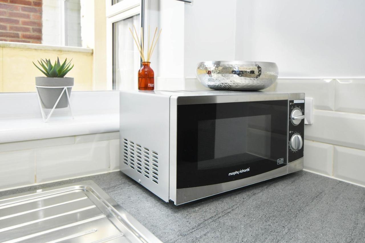 Stoke-on-Trent Find A Spacious And Stylish Escape In The City Centre At Sturgess House, Perfect For Longer Stays! מראה חיצוני תמונה